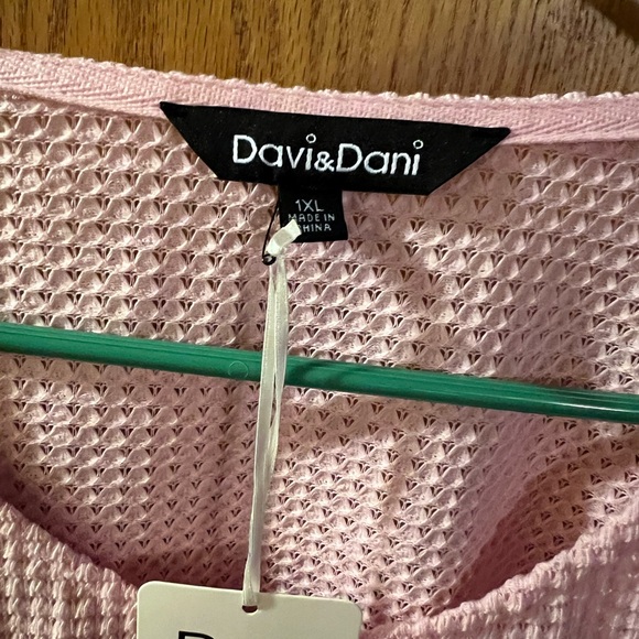 Davi & Dani Pink Floral Women's Top size 1X - Picture 2 of 5